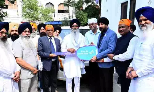 केनरा बैंक ने SGPC को एम्बुलेंस दान की