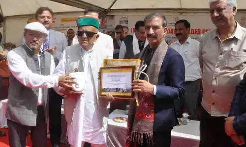 सरकार वरिष्ठ नागरिकों को बेहतर सुविधाएं और सामाजिक सुरक्षा प्रदान करने के लिए काम कर रही: CM
