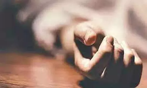 Hyderabad में युवती ने आत्महत्या की