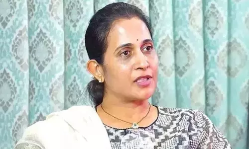 TDP महिला विधायक पर अनुचित पोस्ट.. आंध्र प्रदेश के पूर्व उपमुख्यमंत्री का निजी सहायक गिरफ्तार