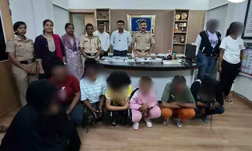 Mumbai: वीज़ा समाप्त होने पर मरोल होटल से 9 विदेशी महिलाएं हिरासत में ली