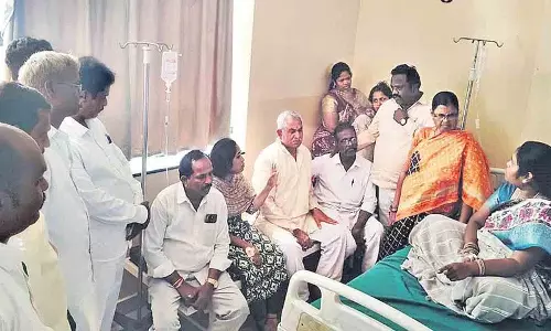 NSUI के प्रदेश अध्यक्ष पर जुबली हिल्स में महिलाओं पर हमला करने का आरोप NSUI के प्रदेश अध्यक्ष पर जुबली हिल्स में महिलाओं पर हमला करने का आरोप