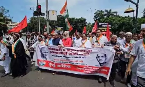 वर्षा गायकवाड़ ने जन सुरक्षा विधेयक का किया विरोध, कहा- लोकतंत्र को खत्म करना चाह रही सरकार