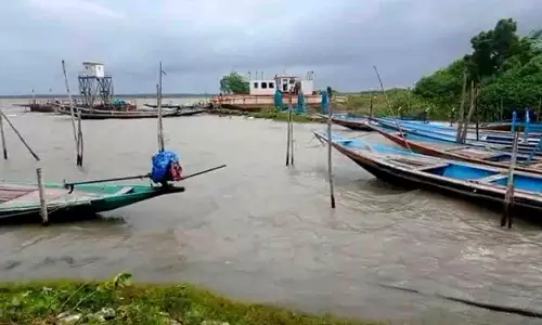 Odisha: चिल्का झील में खराब मौसम के कारण 100 से अधिक लोग फंसे