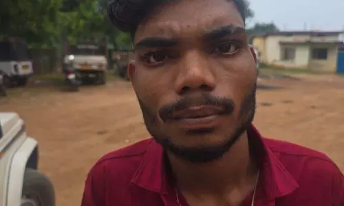 दशहरा मैदान में चाकू के साथ पकड़ाया बदमाश दशहरा मैदान में चाकू के साथ पकड़ाया बदमाश