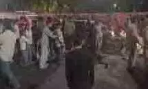 Dehradun: परेड ग्राउंड में दशहरा मेले के दौरान युवकों के बीच विवाद Dehradun: परेड ग्राउंड में दशहरा मेले के दौरान युवकों के बीच विवाद