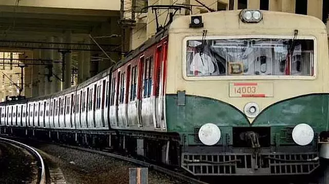 Tamil Nadu: चेन्नई में आज 12 उपनगरीय ट्रेनें रद्द Tamil Nadu: चेन्नई में आज 12 उपनगरीय ट्रेनें रद्द