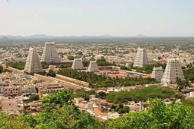 Tamil Nadu: 7,930 एकड़ अतिक्रमित मंदिर भूमि पुनः प्राप्त Tamil Nadu: 7,930 एकड़ अतिक्रमित मंदिर भूमि पुनः प्राप्त