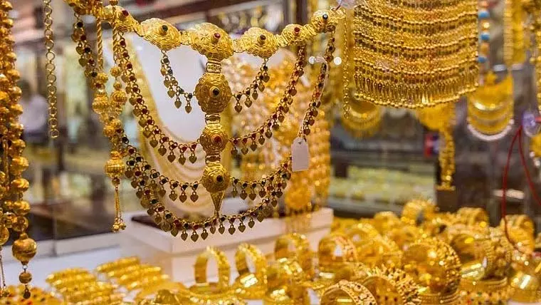 दशहरा की खरीदारी: नासिक में त्योहारी उछाल से करीब 400 करोड़ की खरीदारी दशहरा की खरीदारी: नासिक में त्योहारी उछाल से करीब 400 करोड़ की खरीदारी