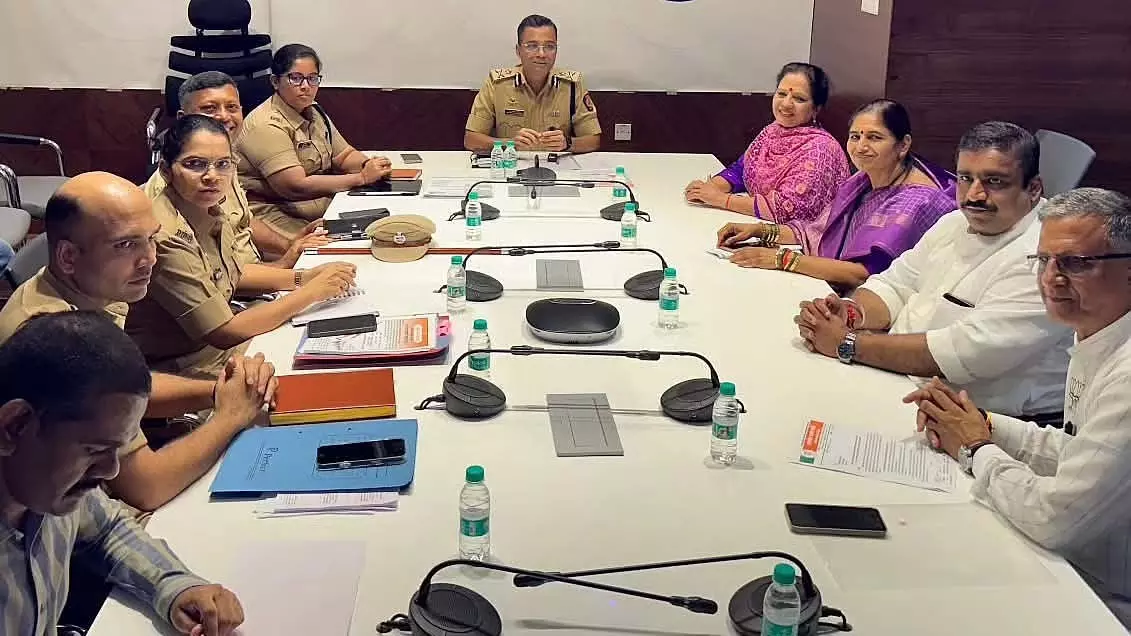 छह महीने में 40 से ज़्यादा हत्याएं: राजनीतिक नेताओं ने नासिक पुलिस से कानून-व्यवस्था बहाल करने का आग्रह किया छह महीने में 40 से ज़्यादा हत्याएं: राजनीतिक नेताओं ने नासिक पुलिस से कानून-व्यवस्था बहाल करने का आग्रह किया