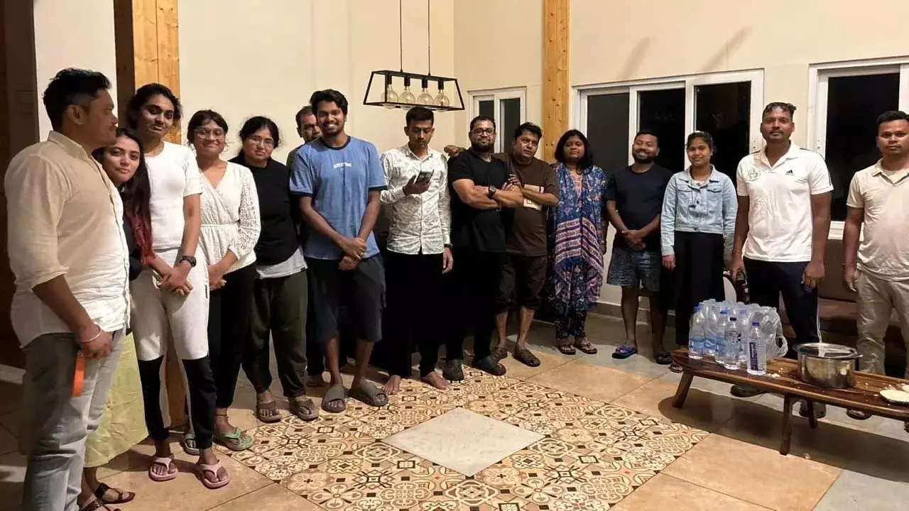 Gajapati : भारी बारिश के कारण महेंद्रगिरि में फंसे 15 पर्यटकों को बचाया गया Gajapati : भारी बारिश के कारण महेंद्रगिरि में फंसे 15 पर्यटकों को बचाया गया