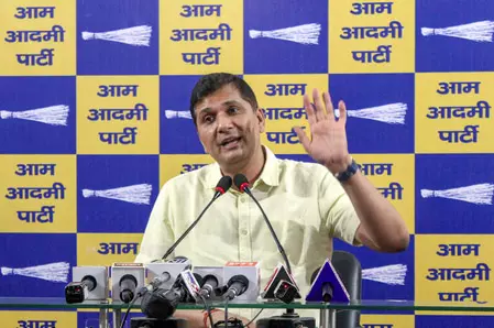 नई दिल्ली रेलवे स्टेशन पर सफाई व्यवस्था बढ़िया, अच्छे काम की तारीफ होनी चाहिए: सौरभ भारद्वाज नई दिल्ली रेलवे स्टेशन पर सफाई व्यवस्था बढ़िया, अच्छे काम की तारीफ होनी चाहिए: सौरभ भारद्वाज