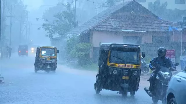 कर्नाटक में बारिश- बेंगलुरु समेत पूरे राज्य में सुबह 9 बजे तक बारिश कर्नाटक में बारिश- बेंगलुरु समेत पूरे राज्य में सुबह 9 बजे तक बारिश