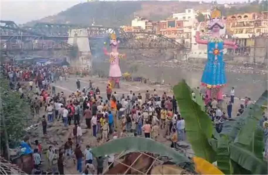 Rajouri: बड़े उत्साह के साथ मनाई गई विजयादशमी Rajouri: बड़े उत्साह के साथ मनाई गई विजयादशमी