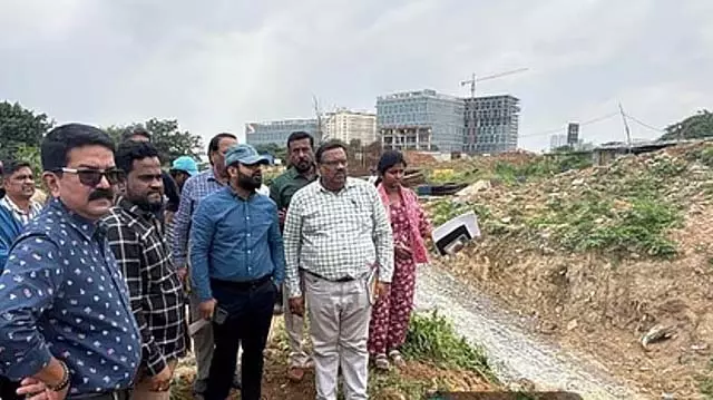 हर जगह कचरा फेंकने वालों पर जुर्माना लगाएं: बेंगलुरु उत्तर नगर निगम आयुक्त ने अधिकारियों को निर्देश दिया हर जगह कचरा फेंकने वालों पर जुर्माना लगाएं: बेंगलुरु उत्तर नगर निगम आयुक्त ने अधिकारियों को निर्देश दिया