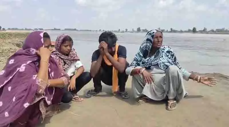 सतलुज नदी ने निगली जमीन, Firozpur में जनजीवन ठप सतलुज नदी ने निगली जमीन, Firozpur में जनजीवन ठप
