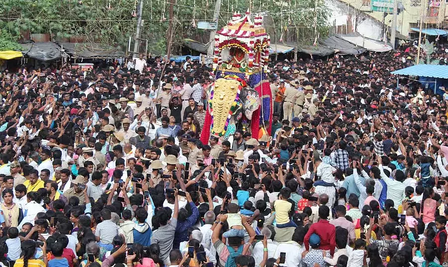 Anekal: चौड़ेश्वरी जंबो सवारी की महिमा Anekal: चौड़ेश्वरी जंबो सवारी की महिमा