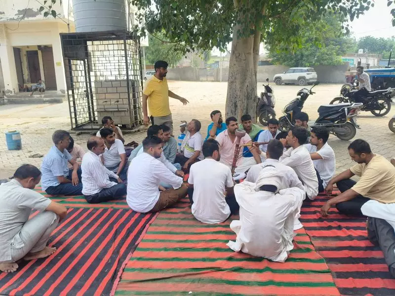 Haryana : तोशाम में किसान कार्यकर्ताओं का विरोध प्रदर्शन Haryana : तोशाम में किसान कार्यकर्ताओं का विरोध प्रदर्शन