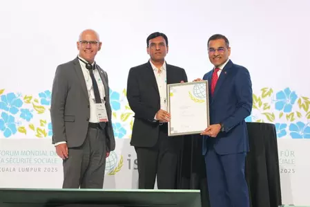 भारत को सामाजिक सुरक्षा में उत्कृष्ट उपलब्धि के लिए प्रतिष्ठित आईएसएसए अवार्ड 2025 से किया गया सम्मानित भारत को सामाजिक सुरक्षा में उत्कृष्ट उपलब्धि के लिए प्रतिष्ठित आईएसएसए अवार्ड 2025 से किया गया सम्मानित