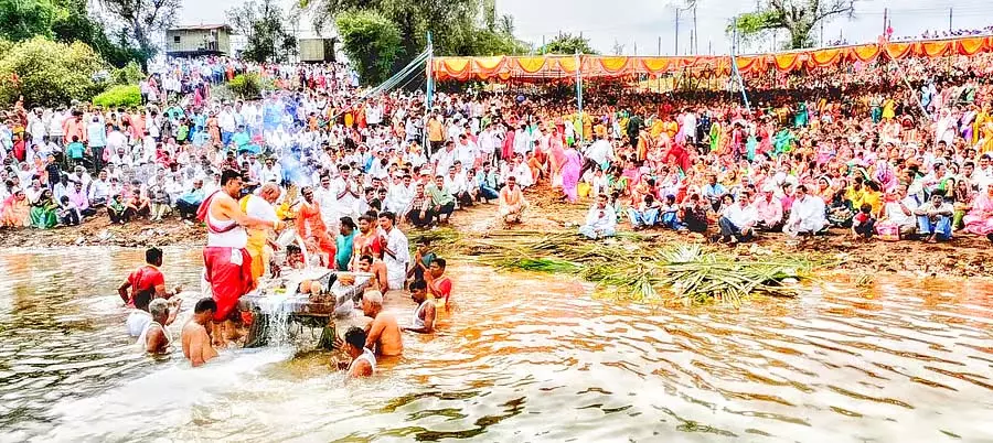 Kagwada : भव्य समारोह में देवी पद्मावती का अभिषेक Kagwada : भव्य समारोह में देवी पद्मावती का अभिषेक