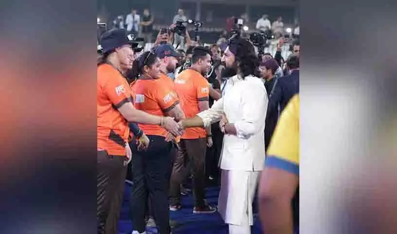 अभिनेता Ram Charan ने तीरंदाजी प्रीमियर लीग सीज़न का शुभारंभ किया अभिनेता Ram Charan ने तीरंदाजी प्रीमियर लीग सीज़न का शुभारंभ किया