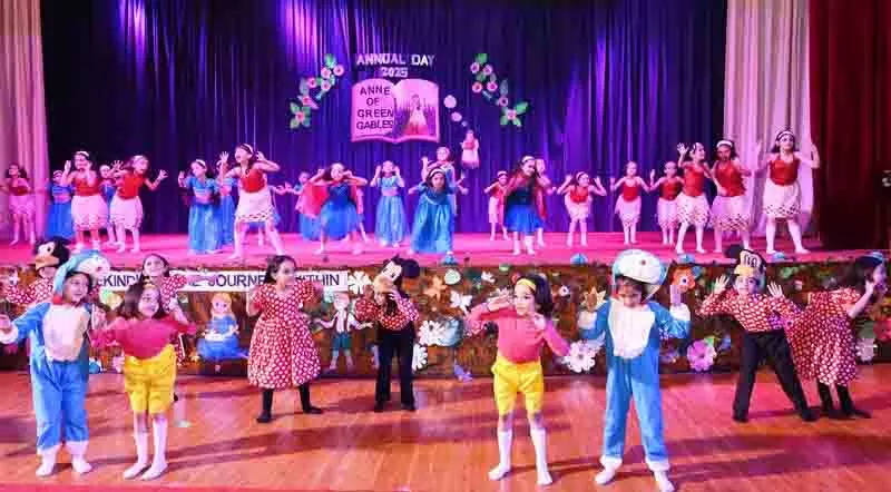 Shimla school के वार्षिकोत्सव में रंगों और संगीत की धूम Shimla school के वार्षिकोत्सव में रंगों और संगीत की धूम
