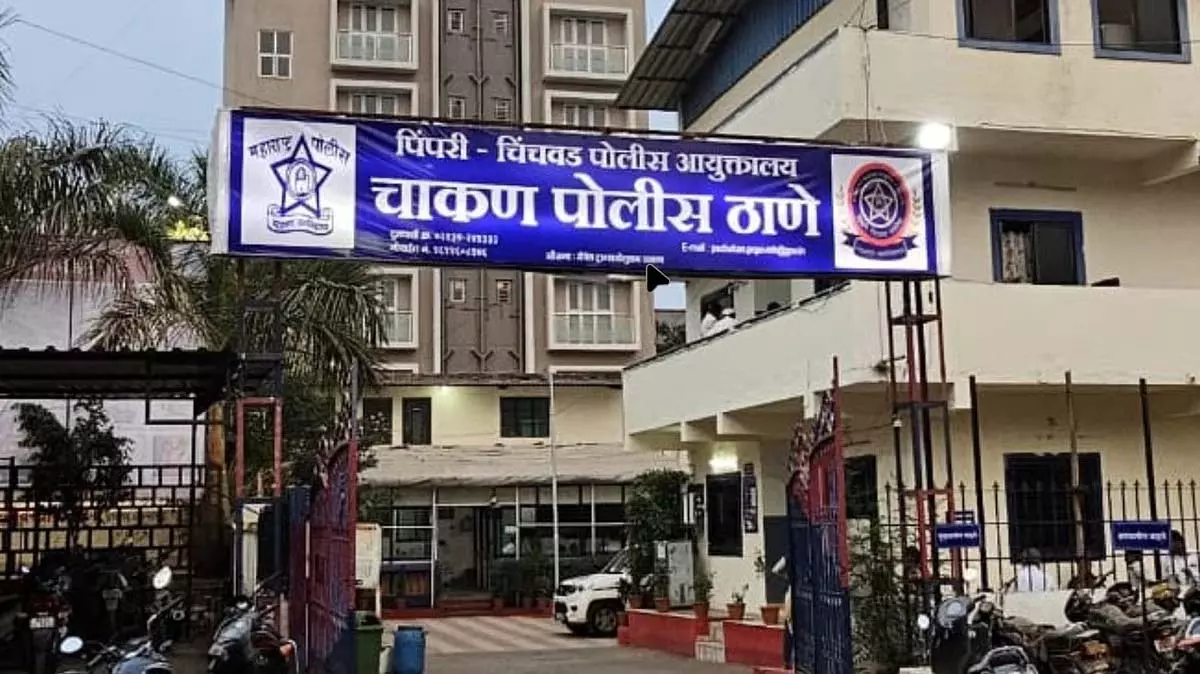 Pune : चाकन में मुस्लिम व्यक्ति की तीसरी शादी के बाद दूसरी पत्नी ने की आत्महत्या Pune : चाकन में मुस्लिम व्यक्ति की तीसरी शादी के बाद दूसरी पत्नी ने की आत्महत्या