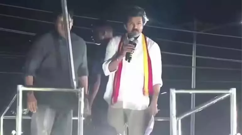 Madras उच्च न्यायालय ने टीवीके नेताओं की अग्रिम जमानत पर फैसला सुरक्षित रखा Madras उच्च न्यायालय ने टीवीके नेताओं की अग्रिम जमानत पर फैसला सुरक्षित रखा