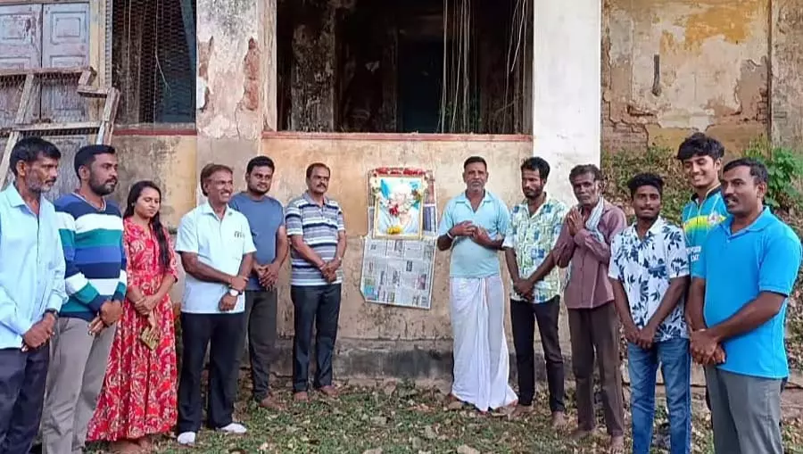 Karnataka : गांधी जी के खड़े होने की जगह पर प्रतिमा स्थापित करने की मांग Karnataka : गांधी जी के खड़े होने की जगह पर प्रतिमा स्थापित करने की मांग