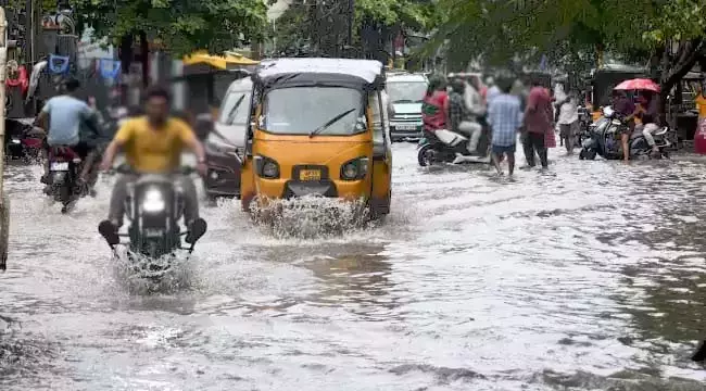 Visakhapatnam : उत्तर आंध्र के तीन जिलों में अचानक बाढ़ का खतरा Visakhapatnam : उत्तर आंध्र के तीन जिलों में अचानक बाढ़ का खतरा