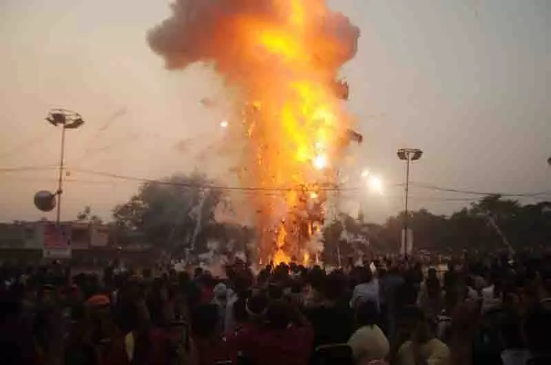 Amritsar: शहर भर में धार्मिक उत्साह के साथ मनाया गया दशहरा Amritsar: शहर भर में धार्मिक उत्साह के साथ मनाया गया दशहरा