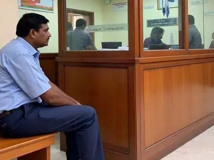 Shankar Patole ने मांगी 60 लाख रुपये की रिश्वत, बिल्डर को 5 घंटे तक हिरासत में रखा Shankar Patole ने मांगी 60 लाख रुपये की रिश्वत, बिल्डर को 5 घंटे तक हिरासत में रखा