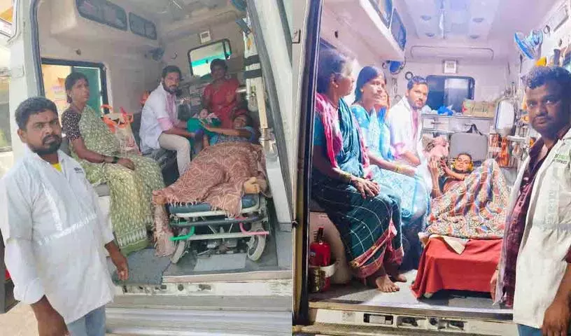 गर्भवती महिला का एम्बुलेंस में प्रसव..माँ और बच्चा सुरक्षित गर्भवती महिला का एम्बुलेंस में प्रसव..माँ और बच्चा सुरक्षित