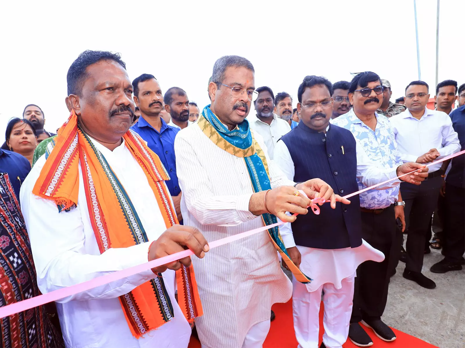 केंद्रीय मंत्री धर्मेंद्र प्रधान ने Odisha के संबलपुर में मछली पालन सुविधा का किया उद्घाटन केंद्रीय मंत्री धर्मेंद्र प्रधान ने Odisha के संबलपुर में मछली पालन सुविधा का किया उद्घाटन