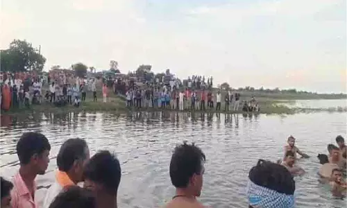 MP- News:  माता की मूर्ति विसर्जन के दौरान ट्रैक्टर नदी में गिरा, 9 की मौत