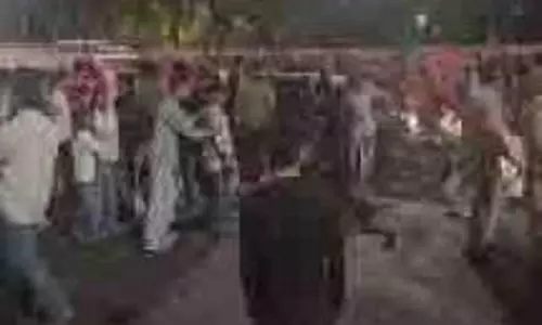 Dehradun: परेड ग्राउंड में दशहरा मेले के दौरान युवकों के बीच विवाद