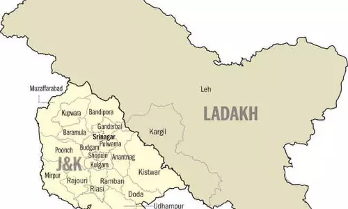 कश्मीरी प्रवासियों के लिए राहत पर आय सीमा हटी: सरकार कश्मीरी प्रवासियों के लिए राहत पर आय सीमा हटी: सरकार