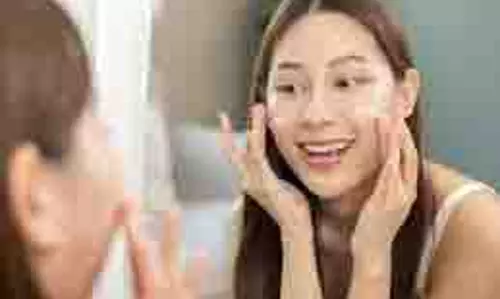 Aloe Vera Face Packs: चमकती त्वचा के लिए एलोवेरा जेल से बने इन फेस पैक को आजमाएं Aloe Vera Face Packs: चमकती त्वचा के लिए एलोवेरा जेल से बने इन फेस पैक को आजमाएं
