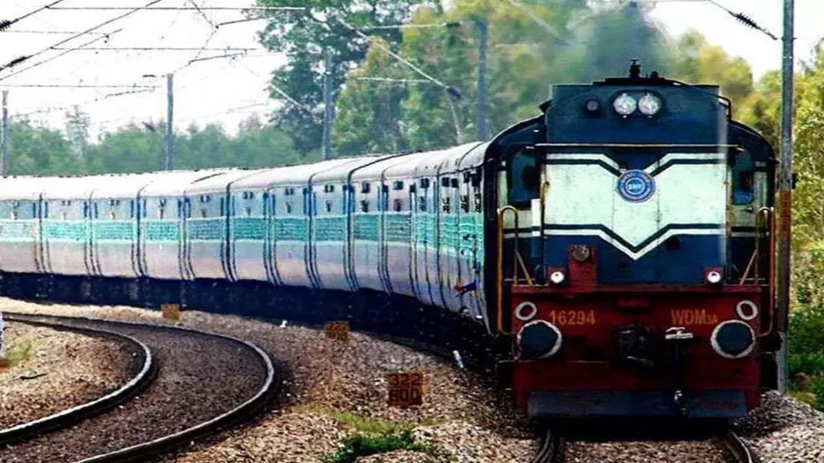 Jammu: रेलवे ने 04688/04687 ट्रेन संचालन का चार दिन का विस्तार किया Jammu: रेलवे ने 04688/04687 ट्रेन संचालन का चार दिन का विस्तार किया
