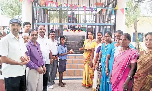 Gadag : यह एक ऐसा गांव है जहां महात्मा गांधी को भगवान की तरह पूजा जाता है