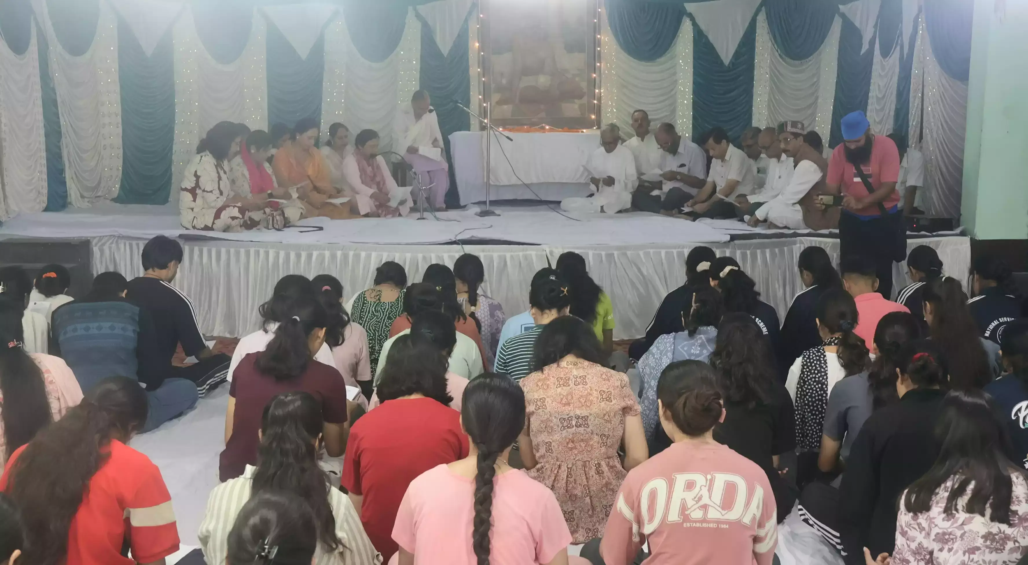 Mandi: समाज की वास्तविक प्रगति के लिए जरूरी है सत्य और अहिंसा: रोहित राठौर Mandi: समाज की वास्तविक प्रगति के लिए जरूरी है सत्य और अहिंसा: रोहित राठौर