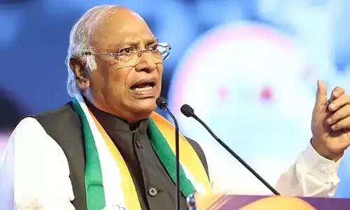Karnataka : मल्लिकार्जुन खड़गे की हालत स्थिर, अस्पताल से छुट्टी मिली Karnataka : मल्लिकार्जुन खड़गे की हालत स्थिर, अस्पताल से छुट्टी मिली
