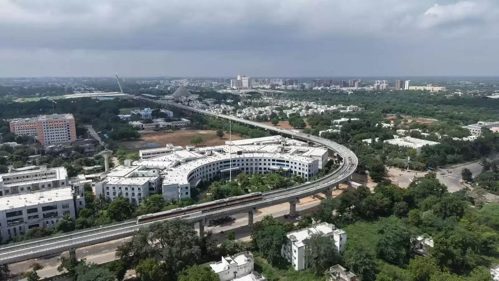 Gandhinagar: मेट्रो सेवा का नया रास्ता, महात्मा मंदिर तक पहुँचना आसान