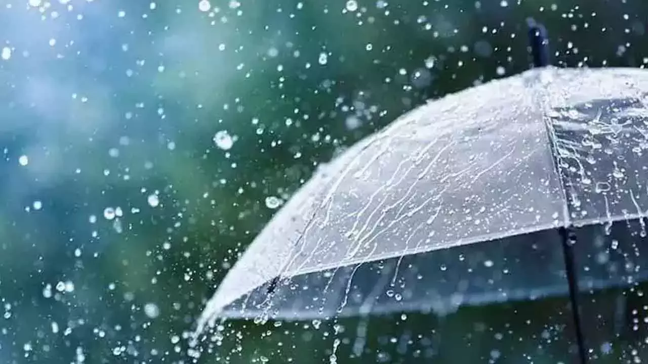 चक्रवाती हवाओं का क्षेत्र उत्तरी आंध्र प्रदेश में दस्तक दे रहा है, जिससे छिटपुट बारिश की संभावना है। चक्रवाती हवाओं का क्षेत्र उत्तरी आंध्र प्रदेश में दस्तक दे रहा है, जिससे छिटपुट बारिश की संभावना है।