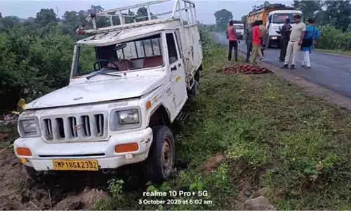 Shahdol: दुर्गा विसर्जन के दौरान हादसे में मासूम की मौत Shahdol: दुर्गा विसर्जन के दौरान हादसे में मासूम की मौत