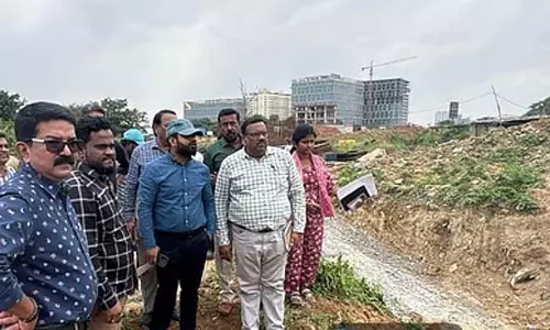 हर जगह कचरा फेंकने वालों पर जुर्माना लगाएं: बेंगलुरु उत्तर नगर निगम आयुक्त ने अधिकारियों को निर्देश दिया हर जगह कचरा फेंकने वालों पर जुर्माना लगाएं: बेंगलुरु उत्तर नगर निगम आयुक्त ने अधिकारियों को निर्देश दिया