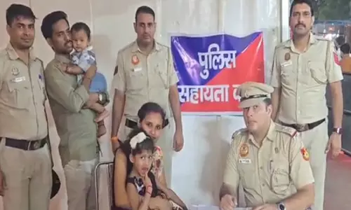 पुलिस की मुस्तैदी: 5 साल की बच्ची परिवार से मिली, खोया-पाया केंद्र की सराहना पुलिस की मुस्तैदी: 5 साल की बच्ची परिवार से मिली, खोया-पाया केंद्र की सराहना