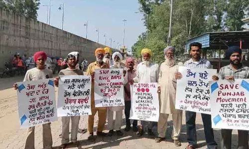 सिख कार्यकर्ताओं की मांग, Guru Nanak Dev के गुरुपर्व से पहले करतारपुर कॉरिडोर खोला जाए सिख कार्यकर्ताओं की मांग, Guru Nanak Dev के गुरुपर्व से पहले करतारपुर कॉरिडोर खोला जाए