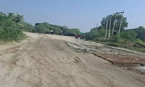 Haryana : महेंद्रगढ़ में पंचायती जमीन पर अवैध रास्ता बनाने पर 9 स्टोन क्रशरों को नोटिस