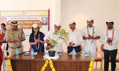 जिले में गांधी स्मारक का निर्माण: K.H. Muniyappa